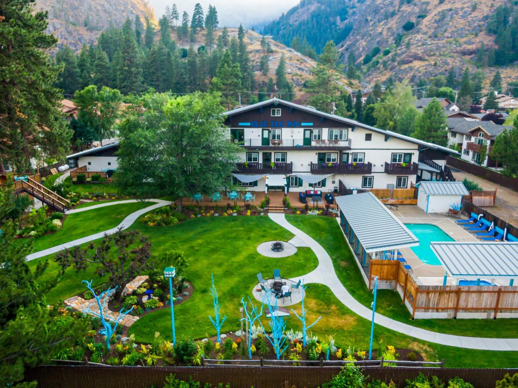 Blue Elk Inn เลเวนเวิร์ท ภายนอก รูปภาพ