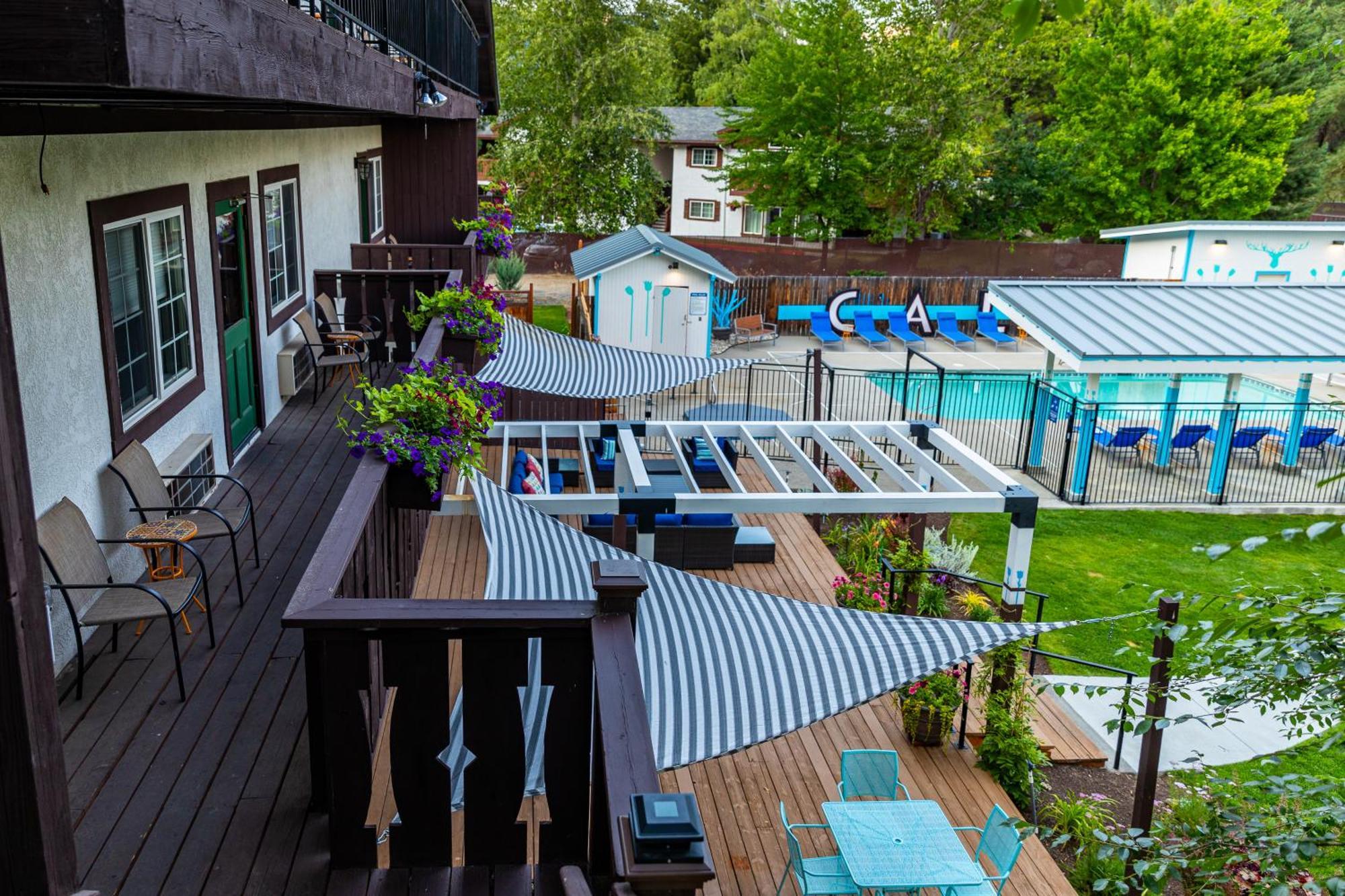 Blue Elk Inn เลเวนเวิร์ท ภายนอก รูปภาพ